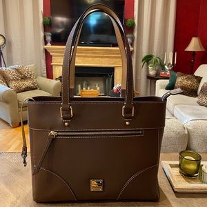 Dooney & Bourke - Beacon Leather Large Zip Tote